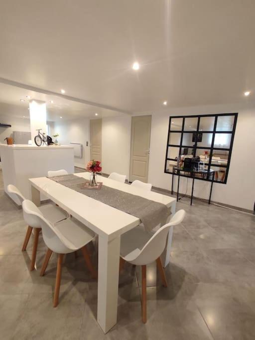 Appartement 100M2, Independant Dans Notre Maison Garennes-sur-Eure エクステリア 写真