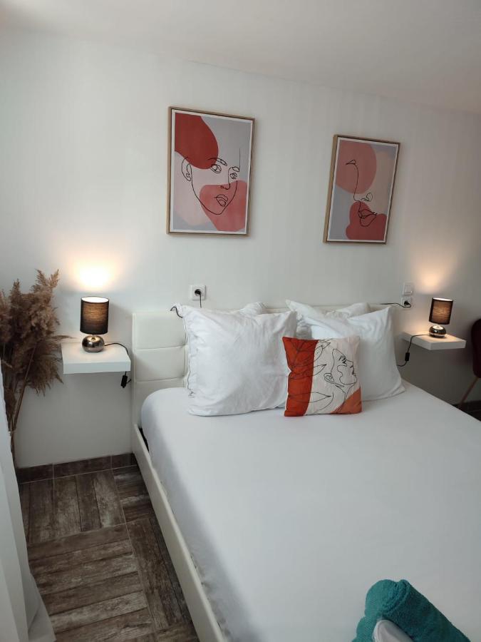 Appartement 100M2, Independant Dans Notre Maison Garennes-sur-Eure エクステリア 写真