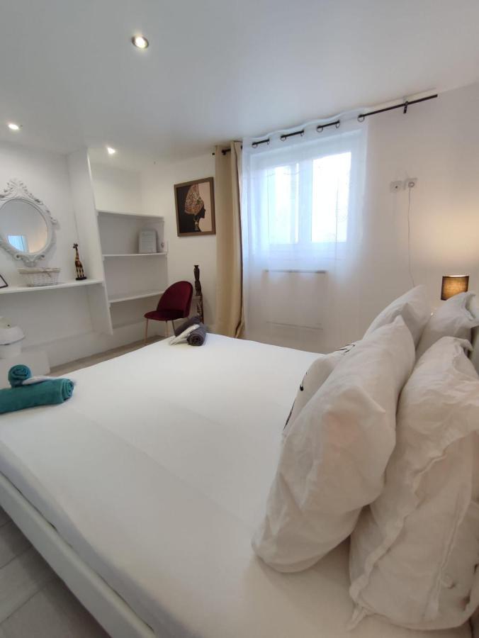 Appartement 100M2, Independant Dans Notre Maison Garennes-sur-Eure エクステリア 写真