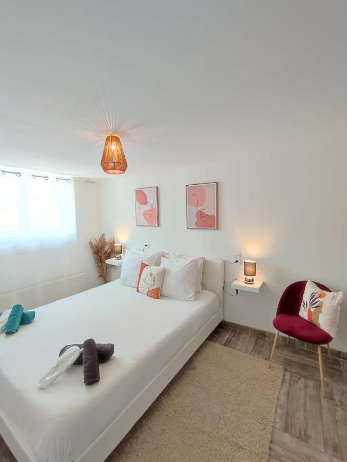 Appartement 100M2, Independant Dans Notre Maison Garennes-sur-Eure エクステリア 写真