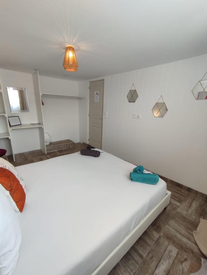 Appartement 100M2, Independant Dans Notre Maison Garennes-sur-Eure エクステリア 写真