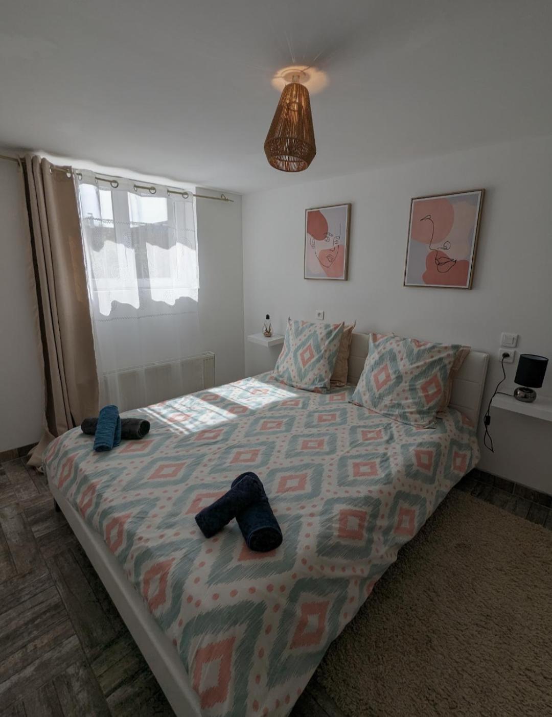 Appartement 100M2, Independant Dans Notre Maison Garennes-sur-Eure エクステリア 写真